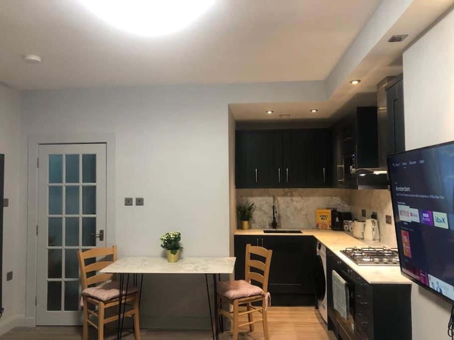 Royal Mile Famous Canongate Flat 爱丁堡 外观 照片