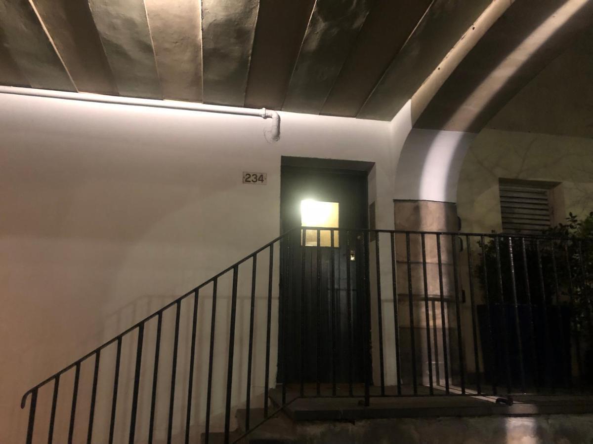 Royal Mile Famous Canongate Flat 爱丁堡 外观 照片