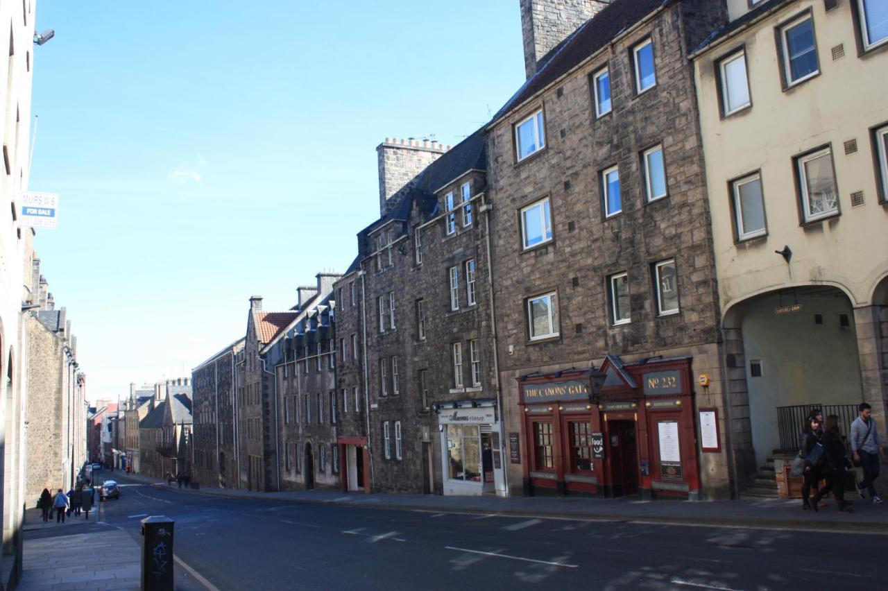 Royal Mile Famous Canongate Flat 爱丁堡 外观 照片